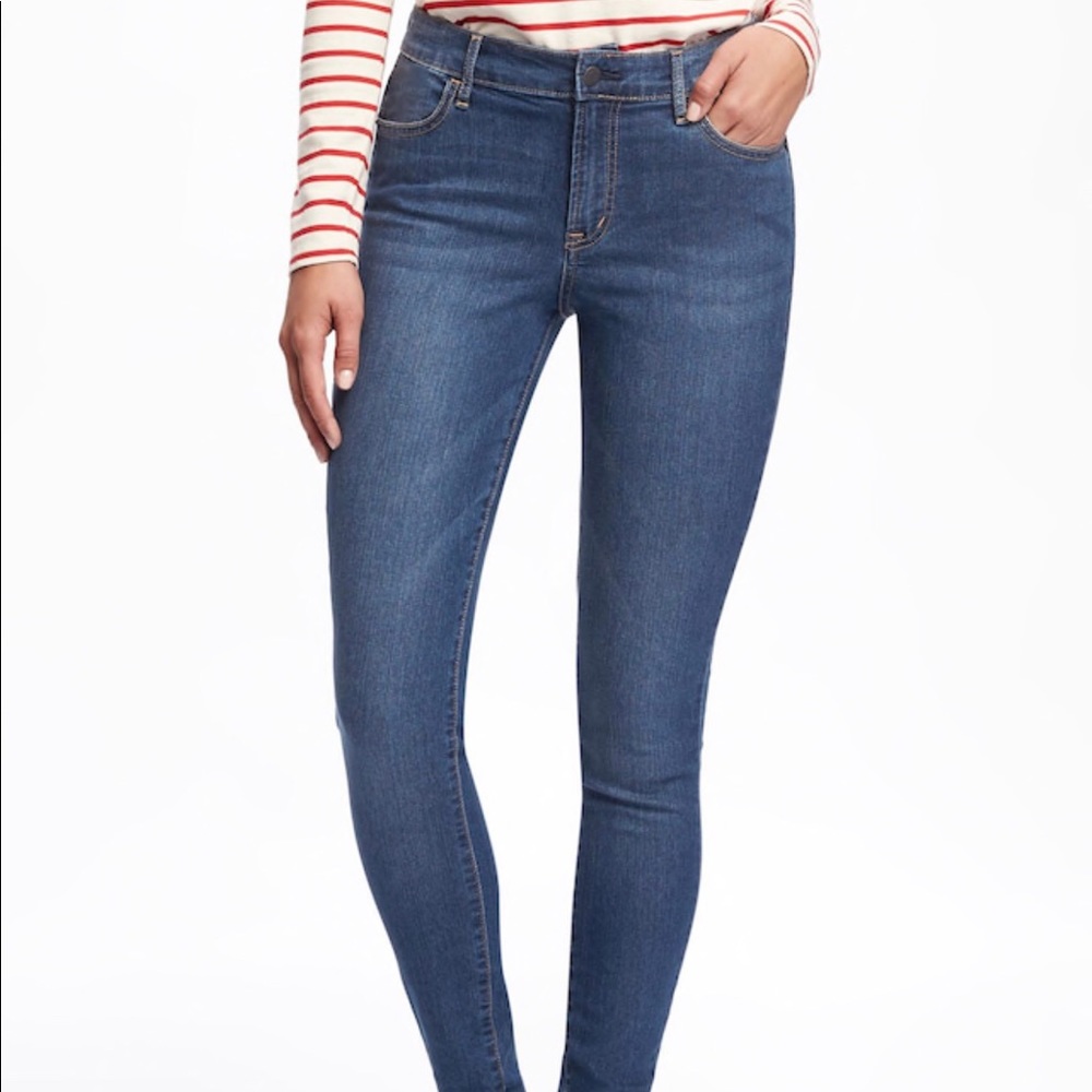 Mid-Rise Super Skinny Jeans